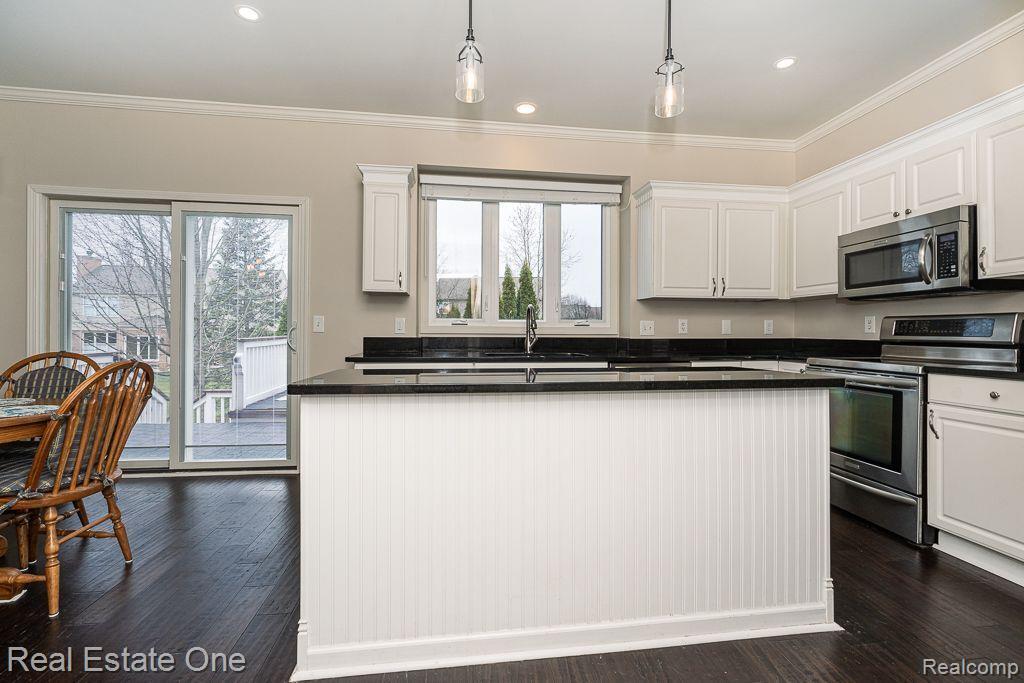 743 Caribou Court, Rochester, MI 48307 — Photo 10