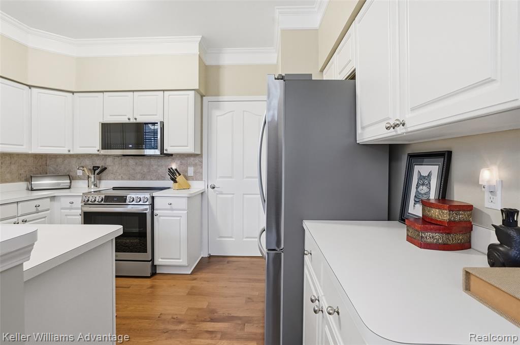 39469 Edgewater Drive, Northville, MI 48168 — Photo 13