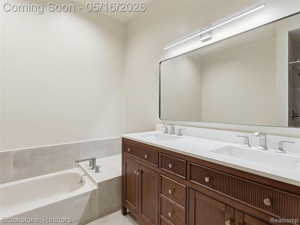 47318 Cider Mill Drive, Novi, MI — Photo 28