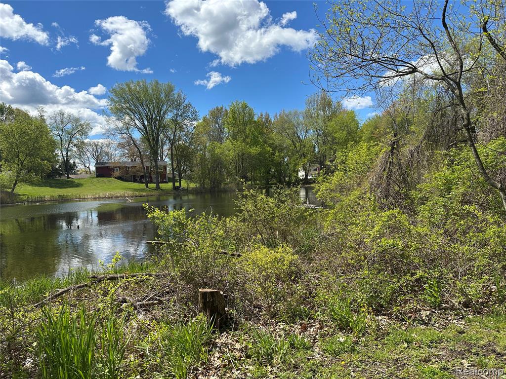 962 Hidden Valley Drive, Lake Orion, MI 48362 — Photo 14