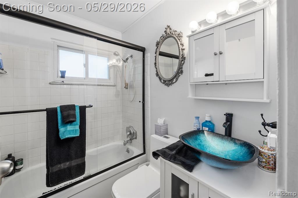 588 Illinois Street, Howell, MI 48843 — Photo 12