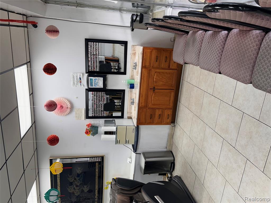 18240 W 7 Mile Road, Detroit, MI 48219 — Photo 2