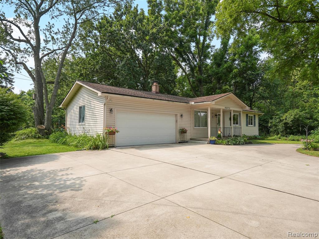 46275 W 11 Mile Rd, Novi, MI — Photo 4