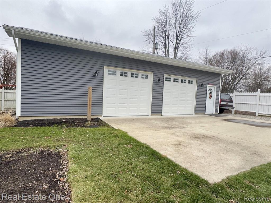 7075 YARMY Drive, Swartz Creek, MI 48473 — Photo 6