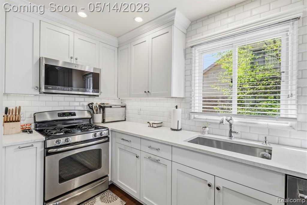 52425 Bryan Michael Drive, Macomb, MI 48042 — Photo 14