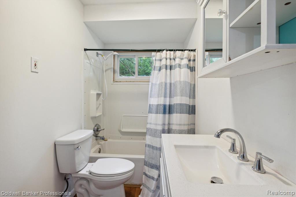 326 EAST Street, Holly, MI 48442 — Photo 16