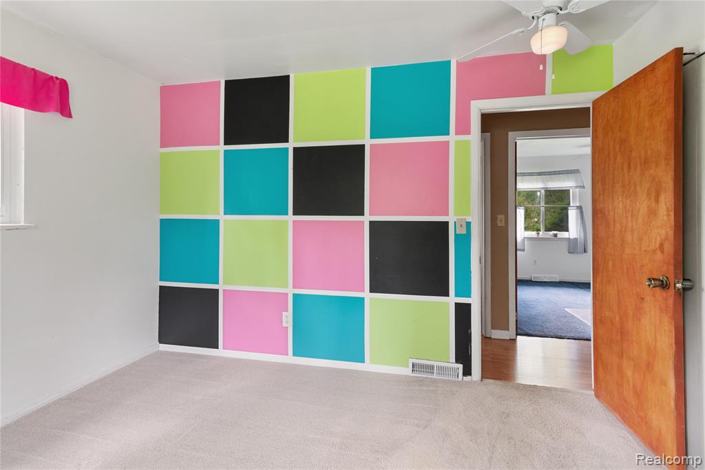 4327 Lancashire, Milford, MI 48380 — Photo 14