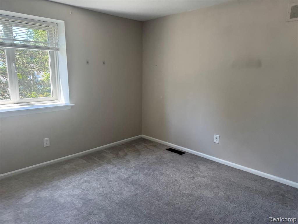 2833 Deake, Ann Arbor, MI 48108 — Photo 9