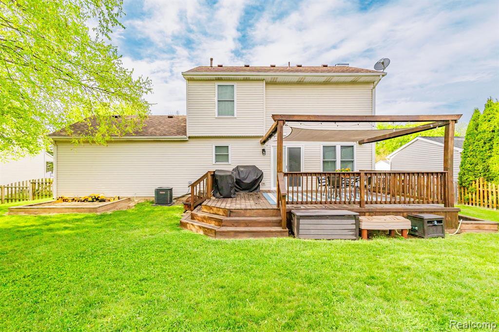 826 CRICKET Crossing, Pinckney, MI 48169 — Photo 28