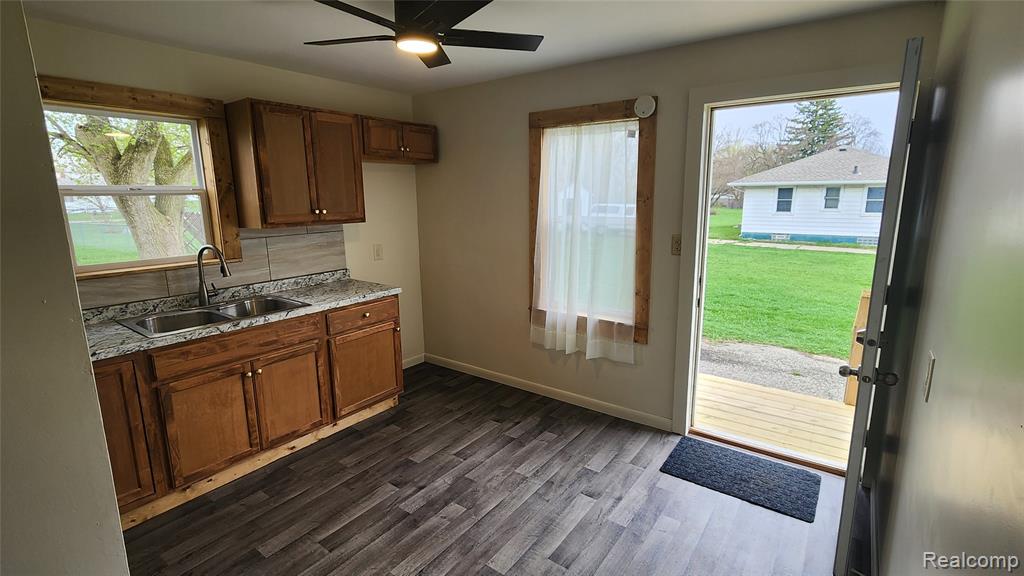 1233 W Coldwater Road, Flint, MI 48505 — Photo 4