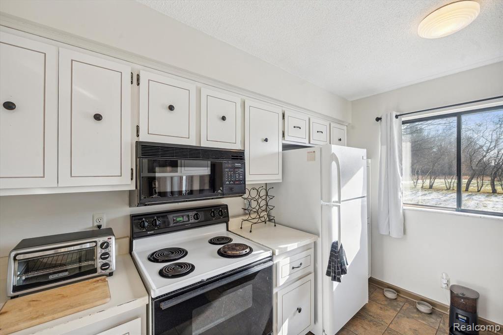 2843 GANNON Road, Howell, MI 48855 — Photo 14
