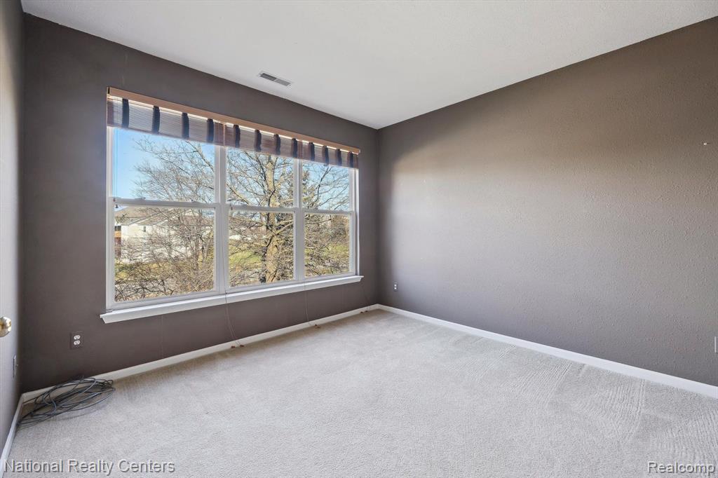 1490 FOX POINTE Circle, Ann Arbor, MI 48108 — Photo 16