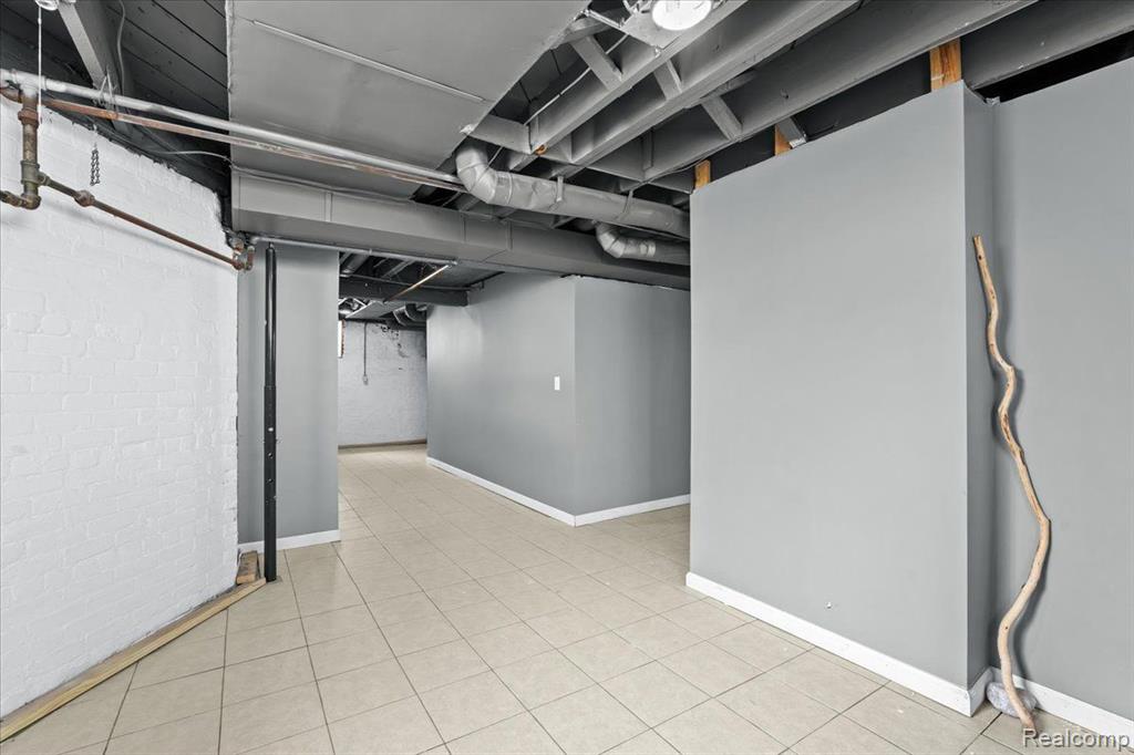 50 TAYLOR Street, Detroit, MI 48202 — Photo 40