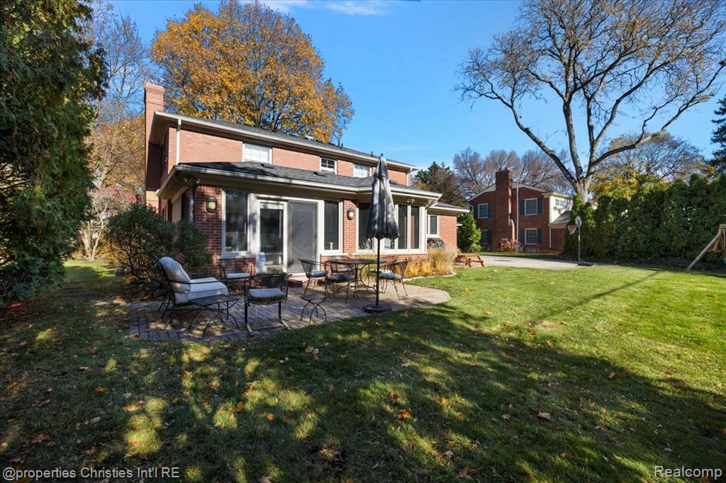 2579 Amberly Road, Bloomfield, MI 48301 — Photo 56