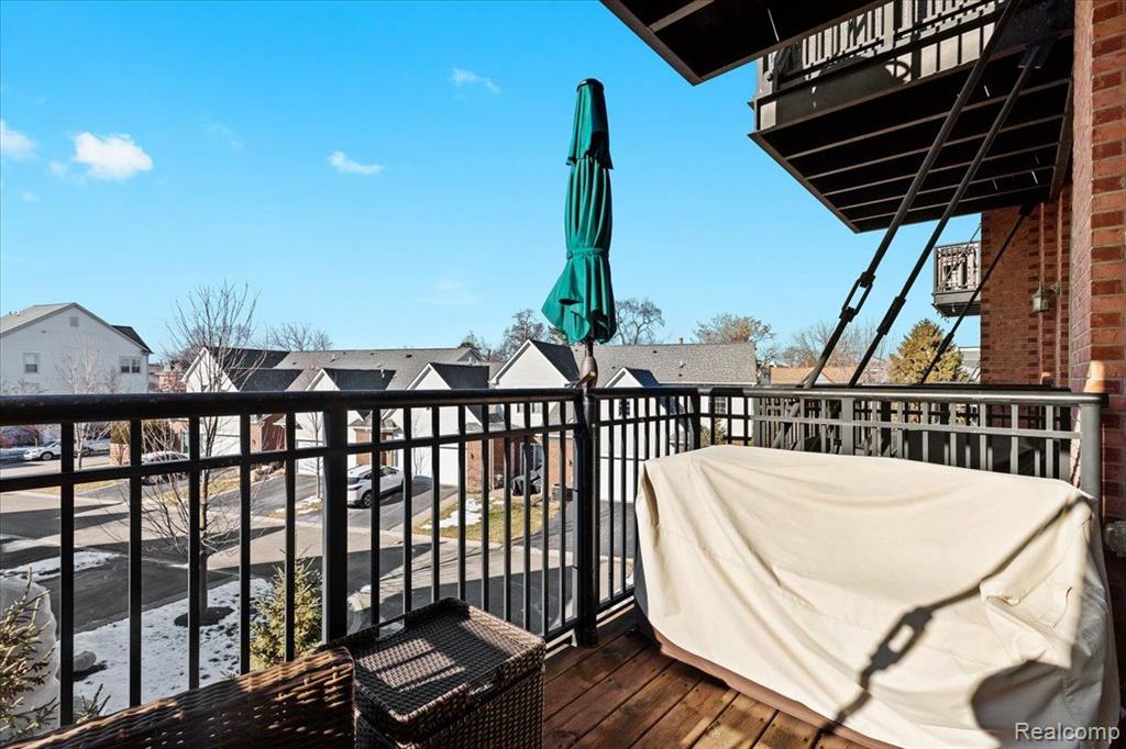 101 S UNION Street, 208, Plymouth, MI 48170 — Photo 33
