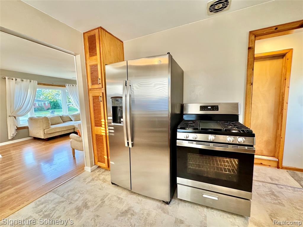 9715 Sylvester Street, Taylor, MI 48180 — Photo 19