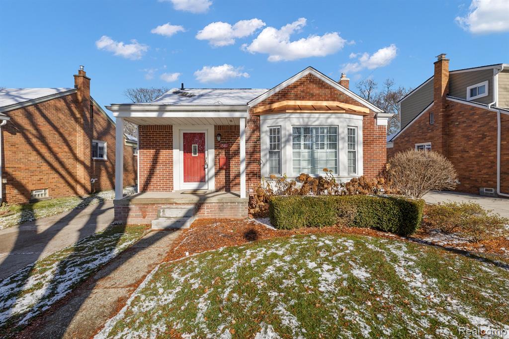 1581 Cheltenham Road, Birmingham, MI 48009