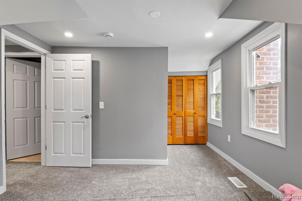 10281 GROVE Drive, Whitmore Lake, MI 48189 — Photo 35
