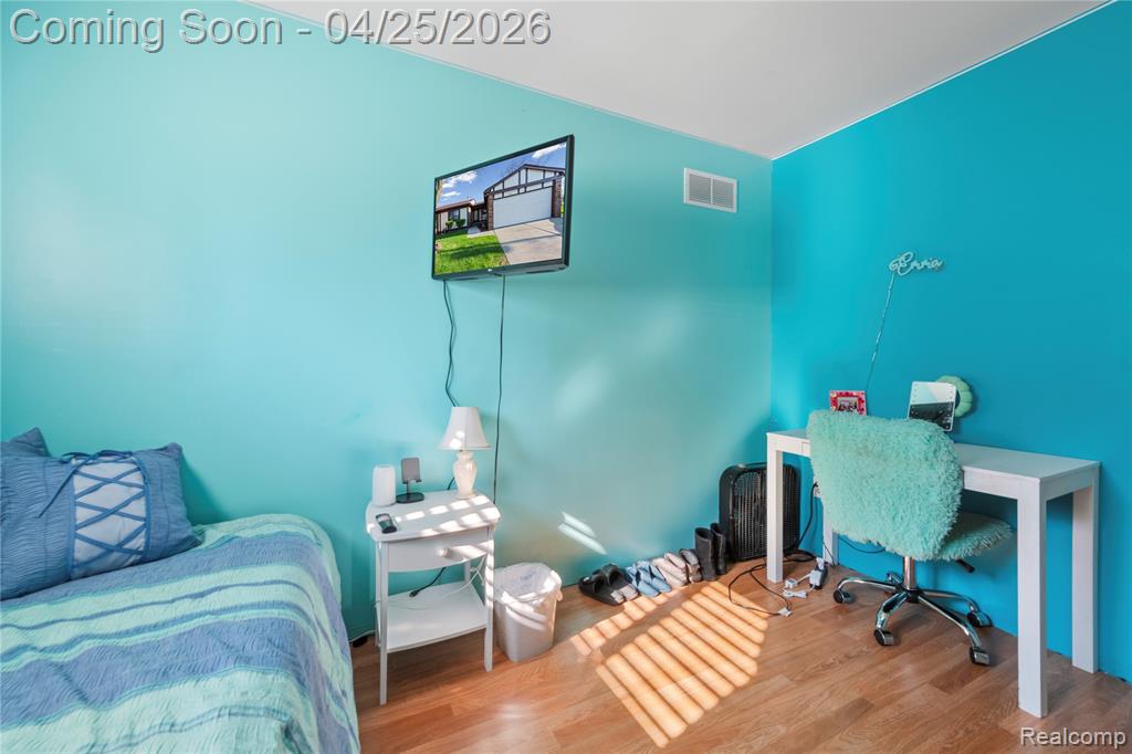 18516 Aldrin Avenue, Brownstown, MI 48193 — Photo 10