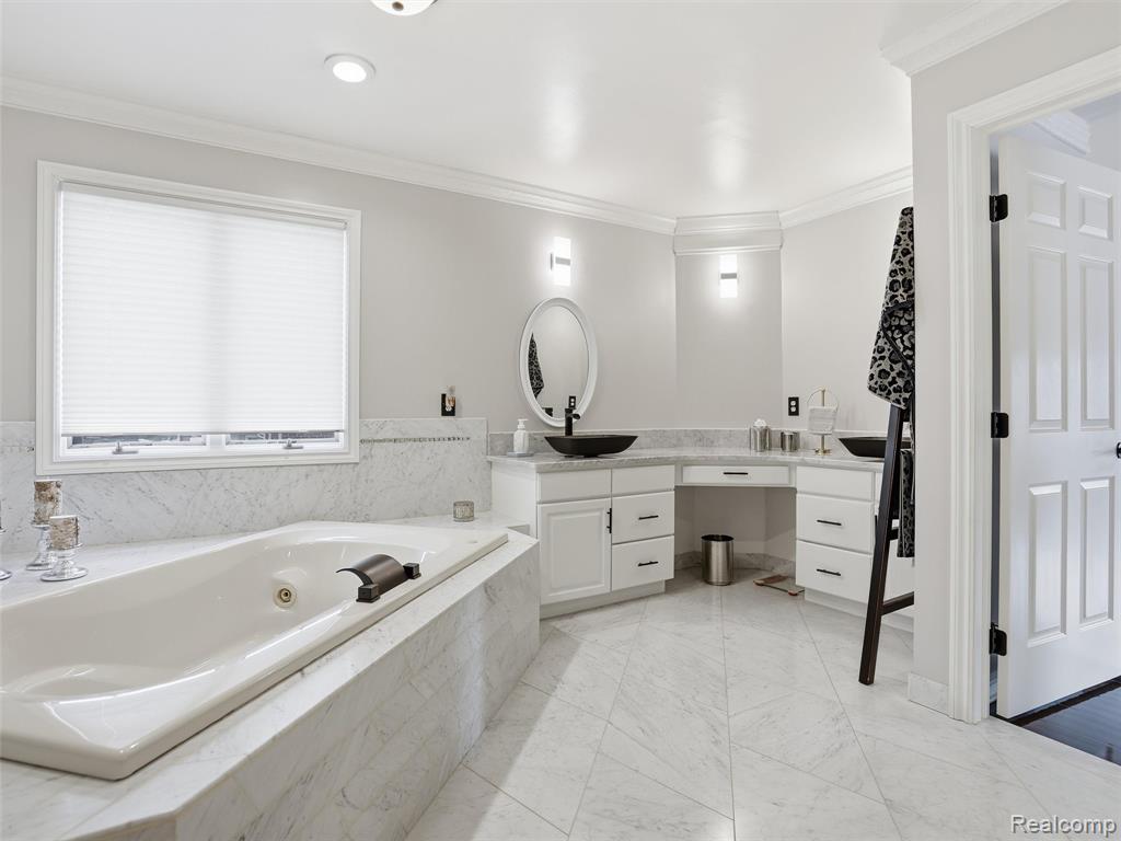 54465 Birchfield Drive E, Shelby Twp, MI 48316 — Photo 46