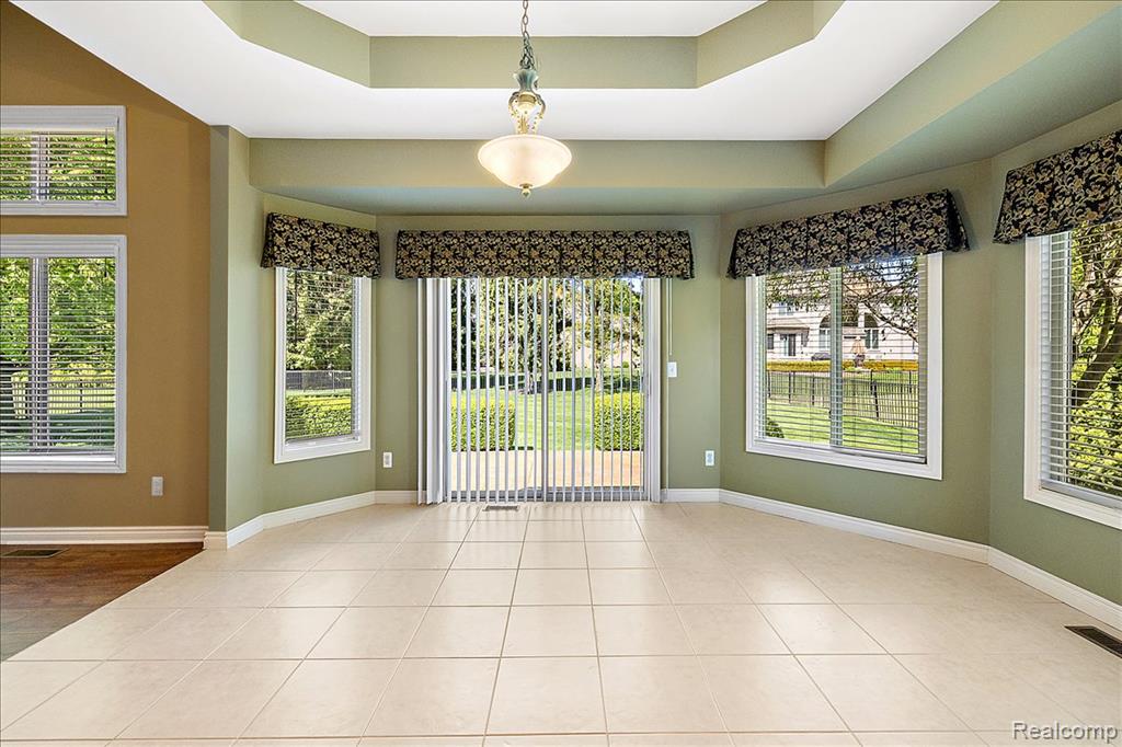 49763 Decker Drive, Shelby Twp, MI 48317 — Photo 19
