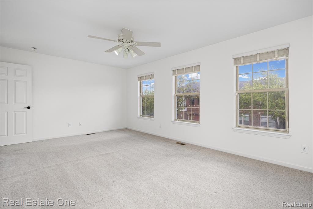 7382 Gateway Drive, West Bloomfield, MI — Photo 36