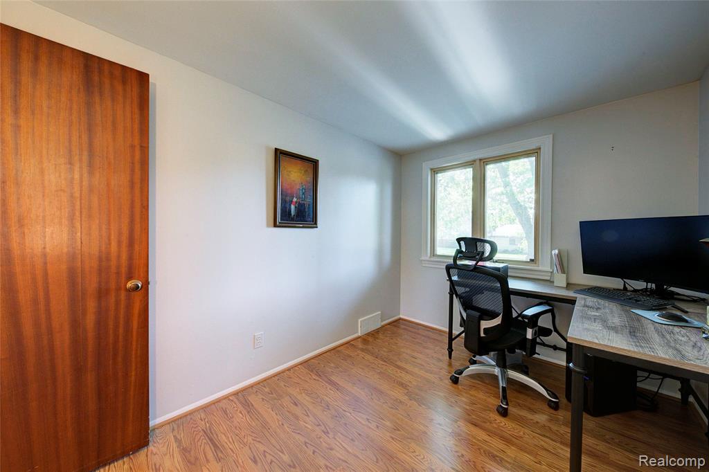 5489 Academy Street, Dearborn Heights, MI 48125 — Photo 49