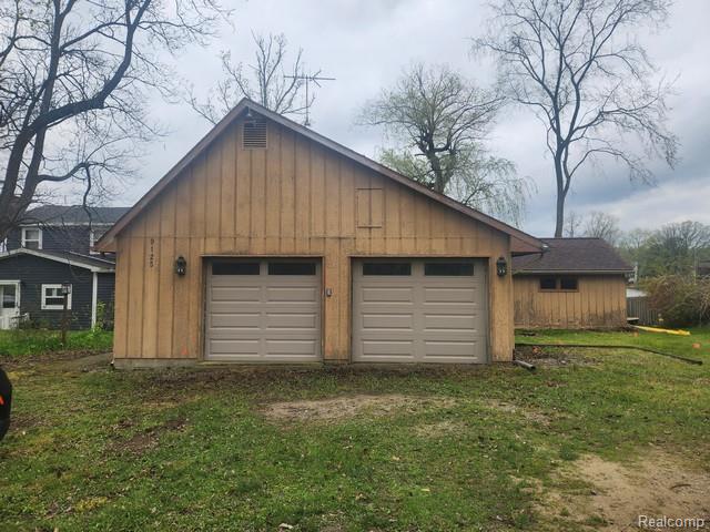 9125 Clinton Street, Holly, MI 48442
