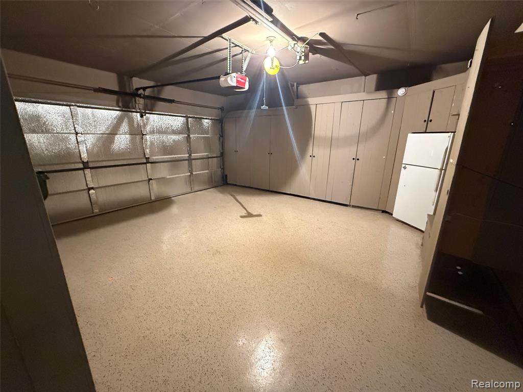 43047 Avon Court, Sterling Heights, MI 48313 — Photo 34
