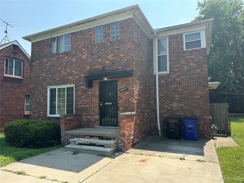 6885 W Outer Drive, Detroit, MI 48235 — front exterior