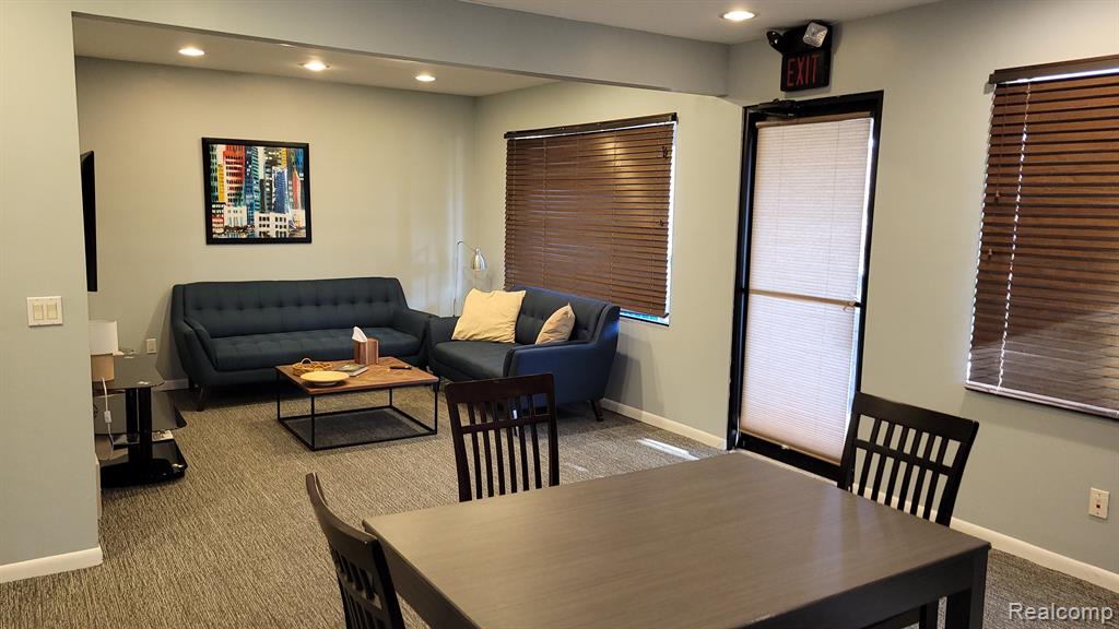 909 N MAIN Street, Royal Oak, MI 48067 — Photo 11