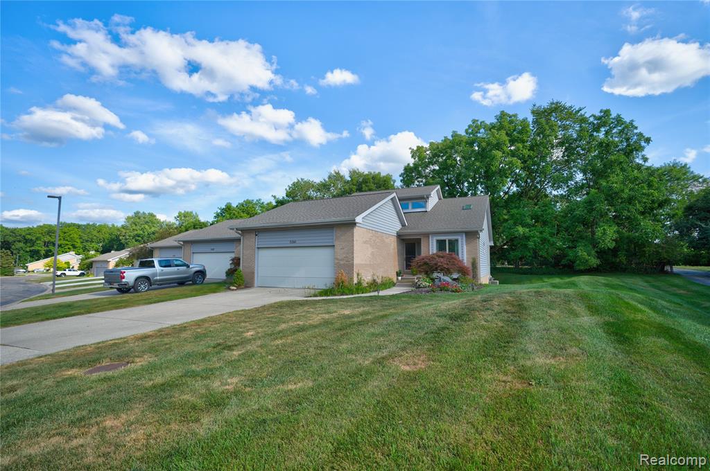 5366 Warwick Trail, Grand Blanc, MI 48439 — Photo 4