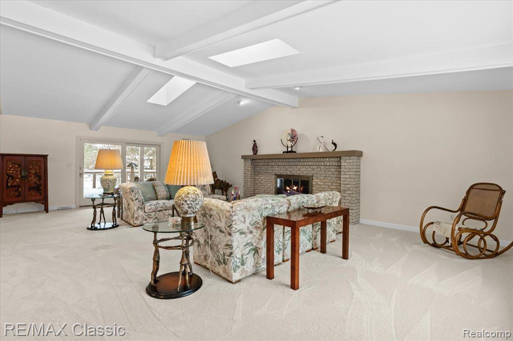 5067 Oakwood Court, Commerce Twp, MI 48382 — Photo 8