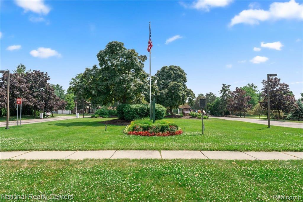 37224 BRENTWOOD Circle, Farmington Hills, MI 48331 — Photo 27