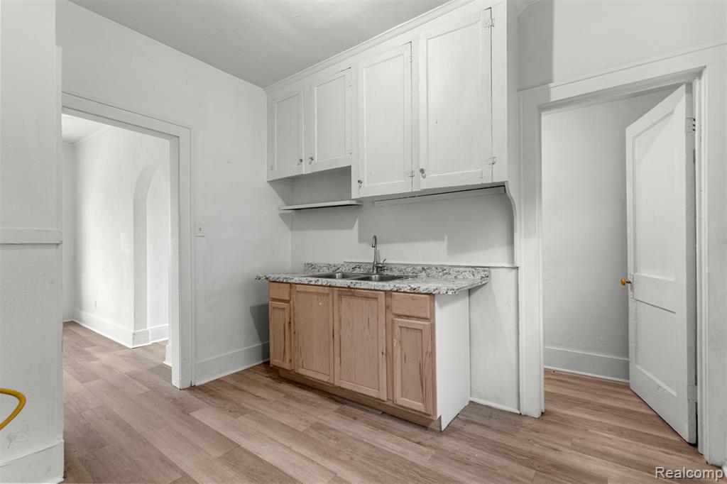 3964 Lenox Street, Detroit, MI 48215 — Photo 14