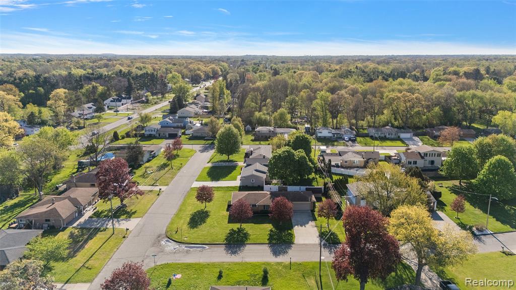 15 Pleasant Lake Drive, Waterford, MI 48327 — Photo 58