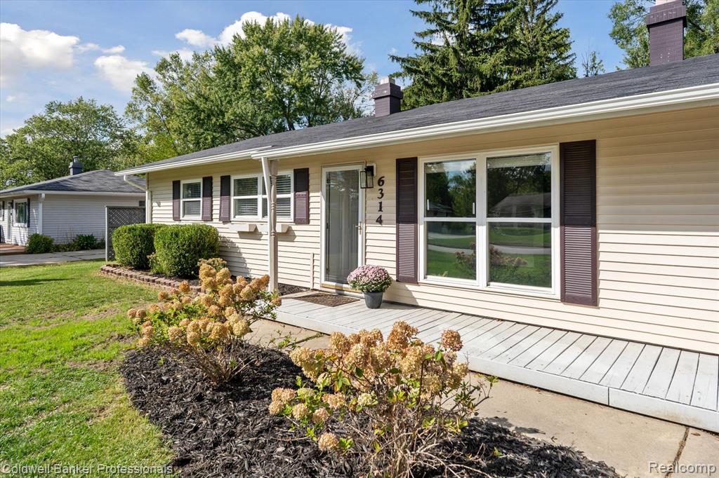 6314 Woodsdale Drive, Grand Blanc, MI 48439 — Photo 5