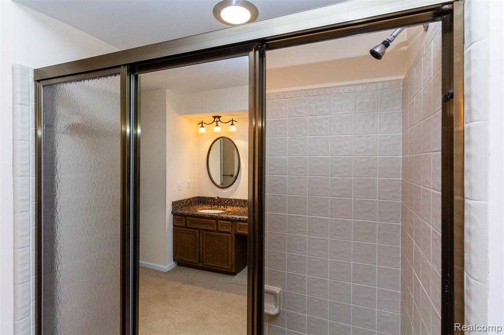 5423 HAUSER Way, West Bloomfield, MI 48323 — Photo 42