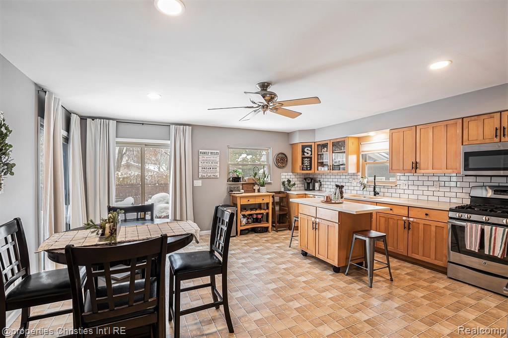 3990 Cresthaven Drive, Waterford, MI 48328 — Photo 7