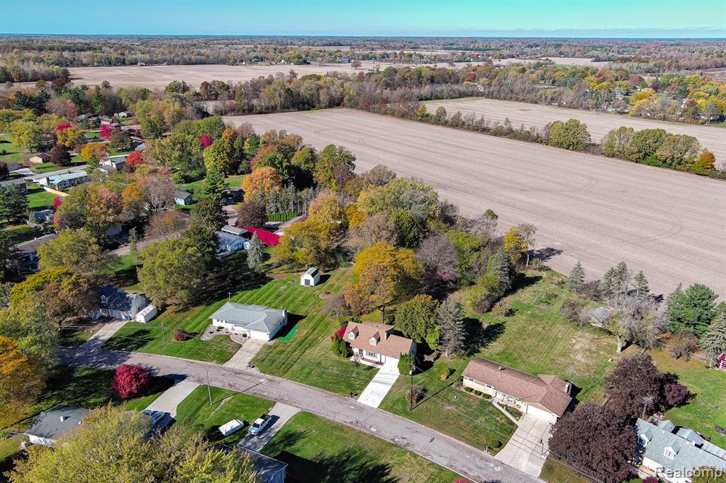 7070 Aldredge Drive, Swartz Creek, MI 48473 — Photo 38