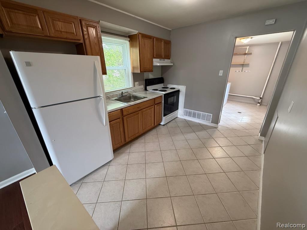 8902 THORPE Street, Livonia, MI 48150 — Photo 5