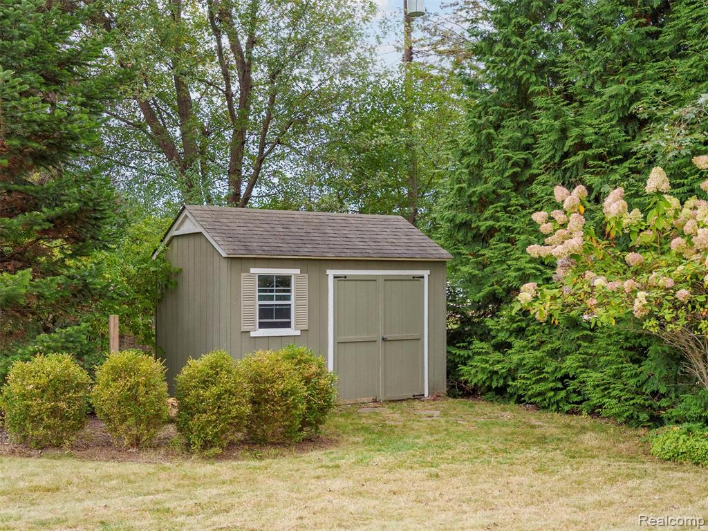 19938 S Waltham Road, Beverly Hills, MI 48025 — Photo 25