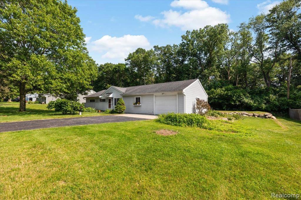 6161 ASCENSION Street, Clarkston, MI 48348 — Photo 25