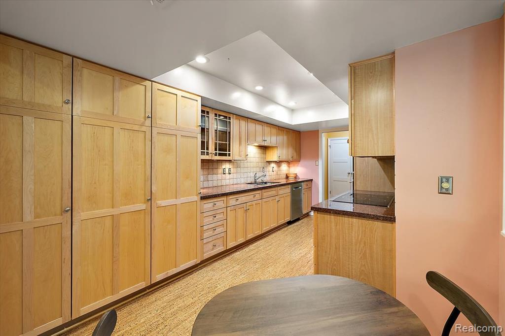 19710 W 13 Mile Road, 202, Beverly Hills, MI 48025 — Photo 14
