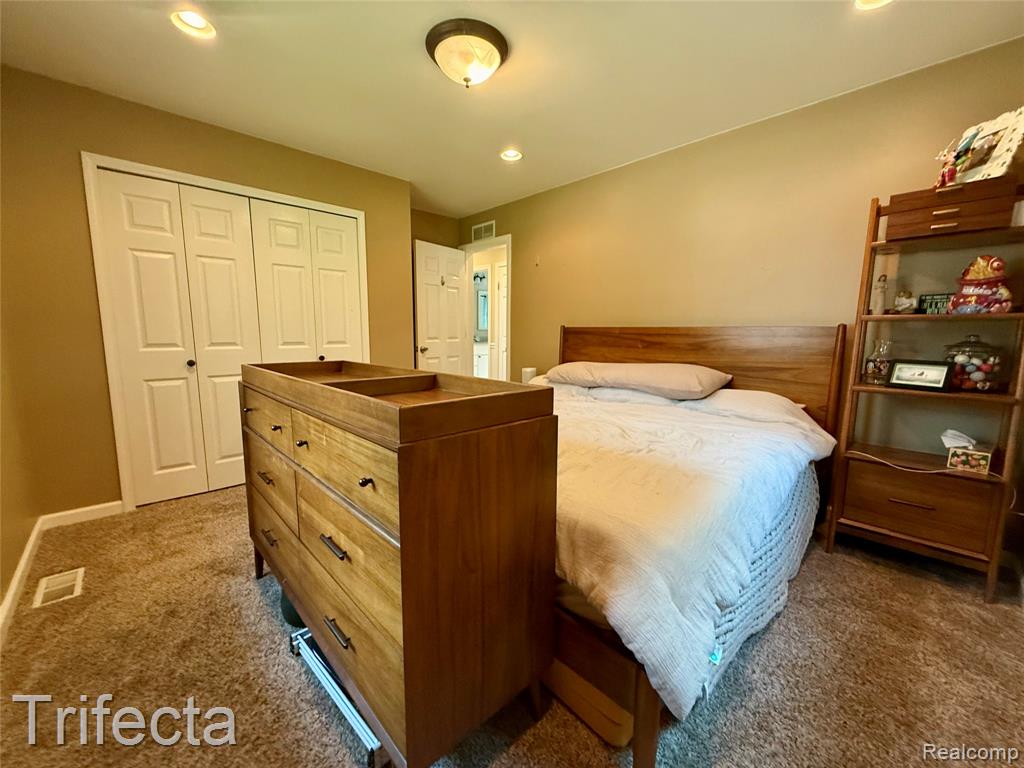 47555 Dequindre Road, Rochester Hills, MI 48307 — Photo 15