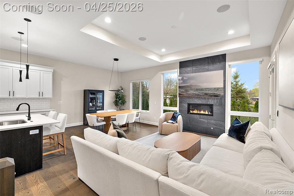 7487 Gramercy Circle, West Bloomfield, MI — Photo 2
