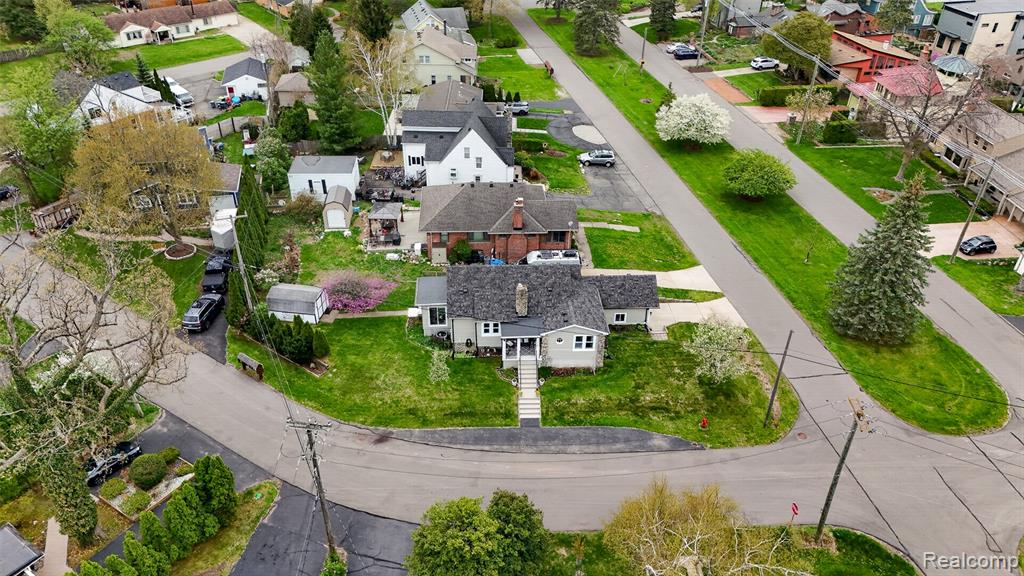 1430 Benvenue Street, Sylvan Lake, MI 48320 — Photo 43