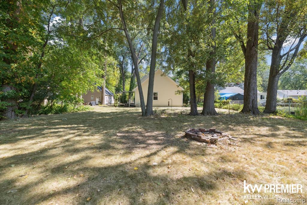 9301 Cardwell Street, Livonia, MI 48150 — Photo 35