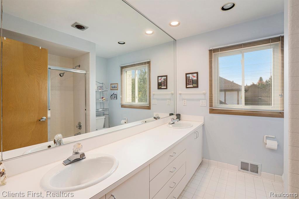 6212 TIMBERWOOD N, West Bloomfield, MI — Photo 31
