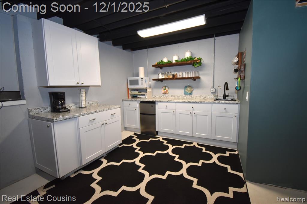 9562 Woodside Circle, Grand Blanc, MI 48439 — Photo 17
